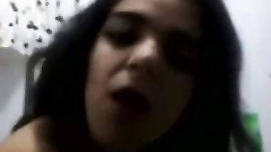 شرموطة مصرية تلعب في نفسها جامد لحد ماتجيبهم