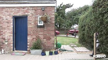 نيك فى الاسطبل