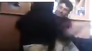 شرموطة محجبة تهري بوس و تقفيش