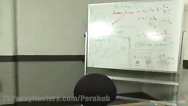 Two Hotties Fuck In Detention