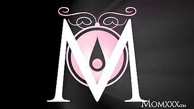 ماما تظبطه و هو بيمارس العادة السرية