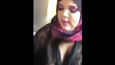 بنت مغربيه محجبه تمص الزب 1