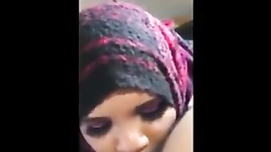 بنت مغربيه محجبه تمص الزب 1
