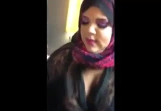 بنت مغربيه محجبه تمص الزب 1