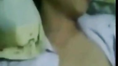 طالبة الثانوية تقلع لبس المدرسة و تتناك من حبيبها في كس