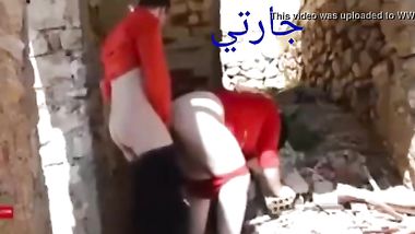 ابن الجيران ينيك جارته المتوسطة العمر صاحبة المؤخرة الكبيرة و الكاميرا