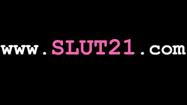 بنت صغير تعمل احلى تسخين مش هتقاومها احلى نيك