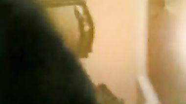 قمة السفالة لزوجة خاينة وشرموطة مع اخو جوزها ترضعه من بزازها وتحط زبره