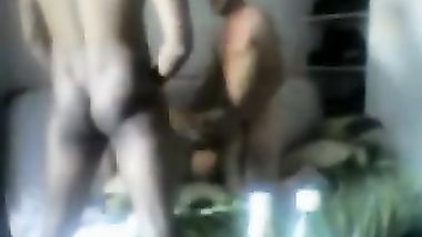 ثلاث مغاربة شاقطين فرنسية وعملين حفلة نيك