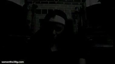 انجلينا كاسترو تمارس السحاق مع زمليتها فى الكنيسة