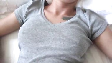 ينيكها وتمصله ويجيبهم فطيزها