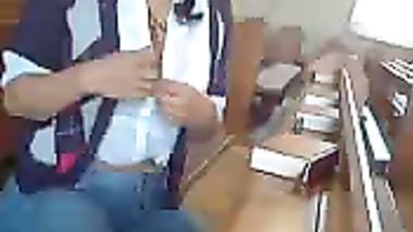 حصرى فضيحة بنت تصور نفسها وهى بتتمحن وتمارس العادة السرية في كنيسة