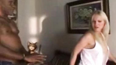 بغل واتصدر مصم على الدخول زبه بالكامل