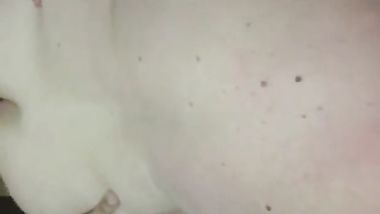 نيك من الخلف و اسخن سكس عربي مع ام الطيز و هي تتلقى زب نياكها في طيزها