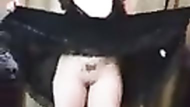 رقص وهى عاريه وطيزها وكسها مكشوفين رقص من الاءخر