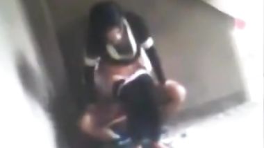 صاحبها دخل زبه في طيزها بالعافيه وصوتت من الوجع