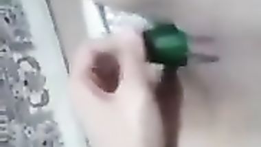 كس منتوف وخيار محدوف واحلى نيك بالخيار وشوف الوضع جامد أوى