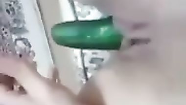 كس منتوف وخيار محدوف واحلى نيك بالخيار وشوف الوضع جامد أوى