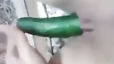 كس منتوف وخيار محدوف واحلى نيك بالخيار وشوف الوضع جامد أوى