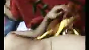 محظوظ دخل بيت دعارة فى الفلبين وحظوا وقع مع بنت صغبرة وضيقه على