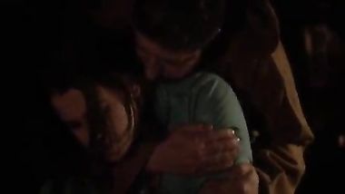 من فيلم الزين مافيكى  من كتر هيجنها تطلع تطلب من رجاله فى الشارع ينكوه