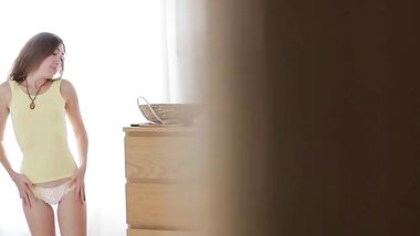 البت الهايجه جايبة صاحبها عندها البيت عشان يهريها بوس ولحس