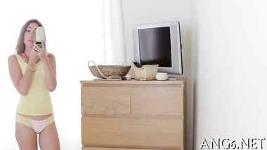 البت الهايجه جايبة صاحبها عندها البيت عشان يهريها بوس ولحس