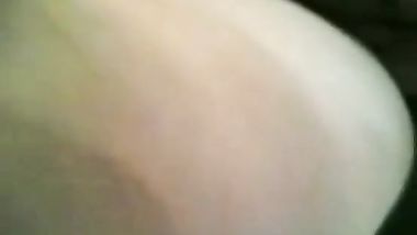 فلاحه مكنه مستاعده للنيك على طول مافيش وقت تقلع ونامت على طول