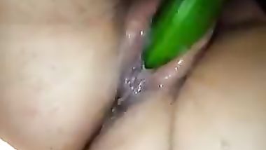 تانى وتالت لعب بالخيار ونيك جامد كنت اتمنى اكون الخياره حاجه تهبل