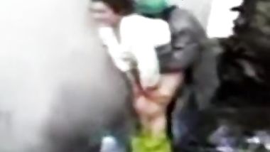 هوملس 2شحاتين اوعمال نظافه ماسكين واحده فى مقلب زباله فاشخينها نيك