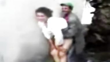 هوملس 2شحاتين اوعمال نظافه ماسكين واحده فى مقلب زباله فاشخينها نيك