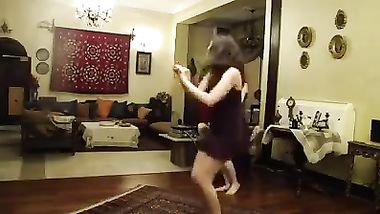 رقص جديد جدا لاؤل مره مجموعه شراميط فى بيت دعارة مافيش زبون قالوا يسلو