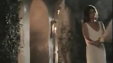 ديوث يشاهد زوجته امامه