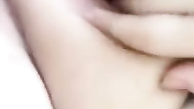 فتاة شقراء من النوع الثمين