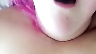 فتاة شقراء من النوع الثمين