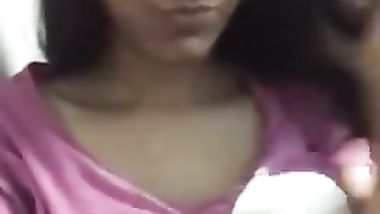 هناء المتناكه بتقلعلى وتفرجنى على جسمها الهايج وتجيب شهوتها عشان زبرى