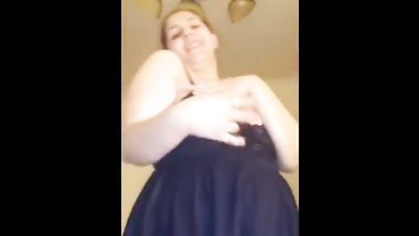 مومس بنت حرام جسمها فشيخ تنيك نفسها وتفرجنا الحيحان والهيجان بيكون ازا