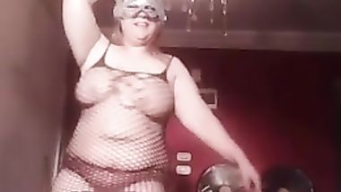 يخربيت لحمك يا بنت الشرموطه البت مولعه ونازله فشخ فى لحمها لعيونكم يا