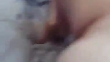 بتترقص طيزها عشان زبة يقف
