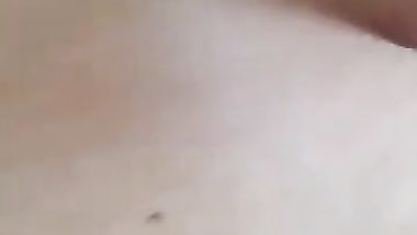 بتترقص طيزها عشان زبة يقف