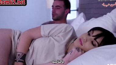 الأم تريد أكون جانبها وهي نائمة كما يفعل أبي