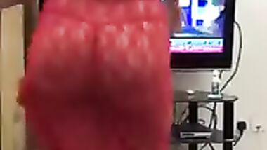 رقص  لمزة ملبن بشعر اصفر دمار