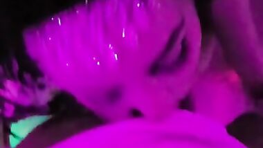 شبيهة صافيناز تمص زبر باحترافية