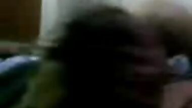 شرموطة شامية تمص لصاحبه زبه وهي مكسوفة