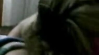 شرموطة شامية تمص لصاحبه زبه وهي مكسوفة