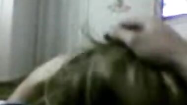 شرموطة شامية تمص لصاحبه زبه وهي مكسوفة