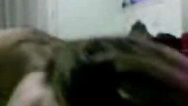 شرموطة شامية تمص لصاحبه زبه وهي مكسوفة