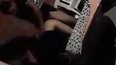 تصوير خفي لشرموطة بتتناك بعنف وهي مش واخده بالها