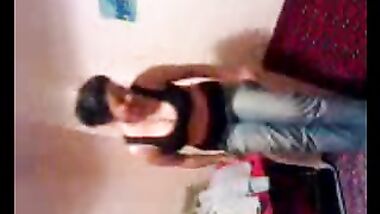 مدام هبه مومس خاينه بتروح لصاحب جوزها تقلع ويظبطها نيك بأجمل اهات